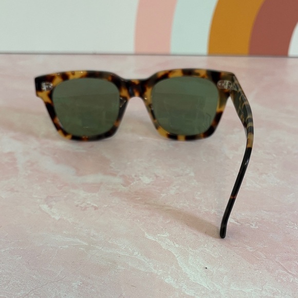 Authentic Gucci tortoise shell sunglasses - left arm broken, right arm intact main image 9